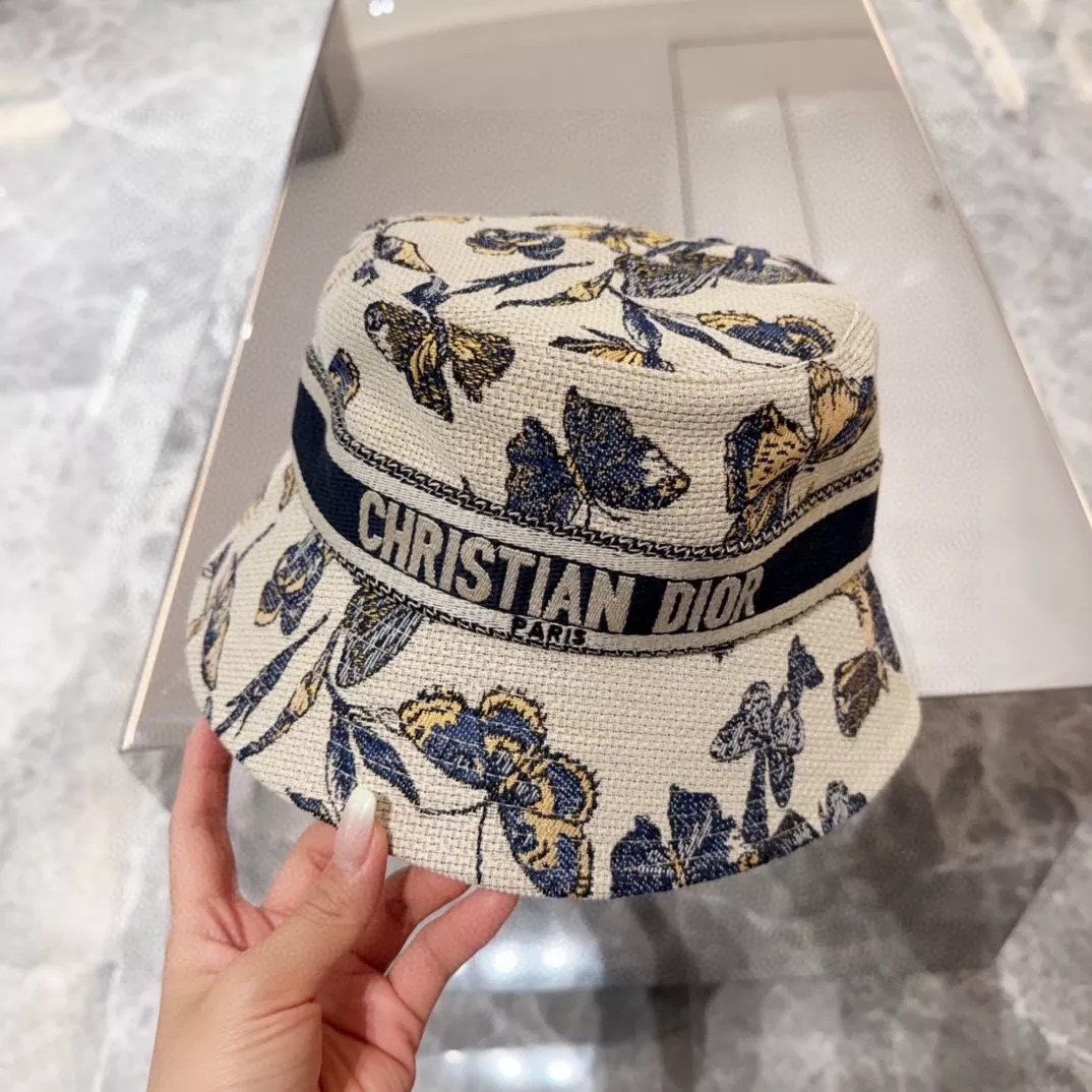 Christian Dior Caps Refined 9387
