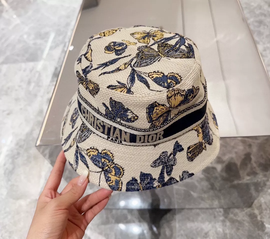 Christian Dior Caps Refined 9387
