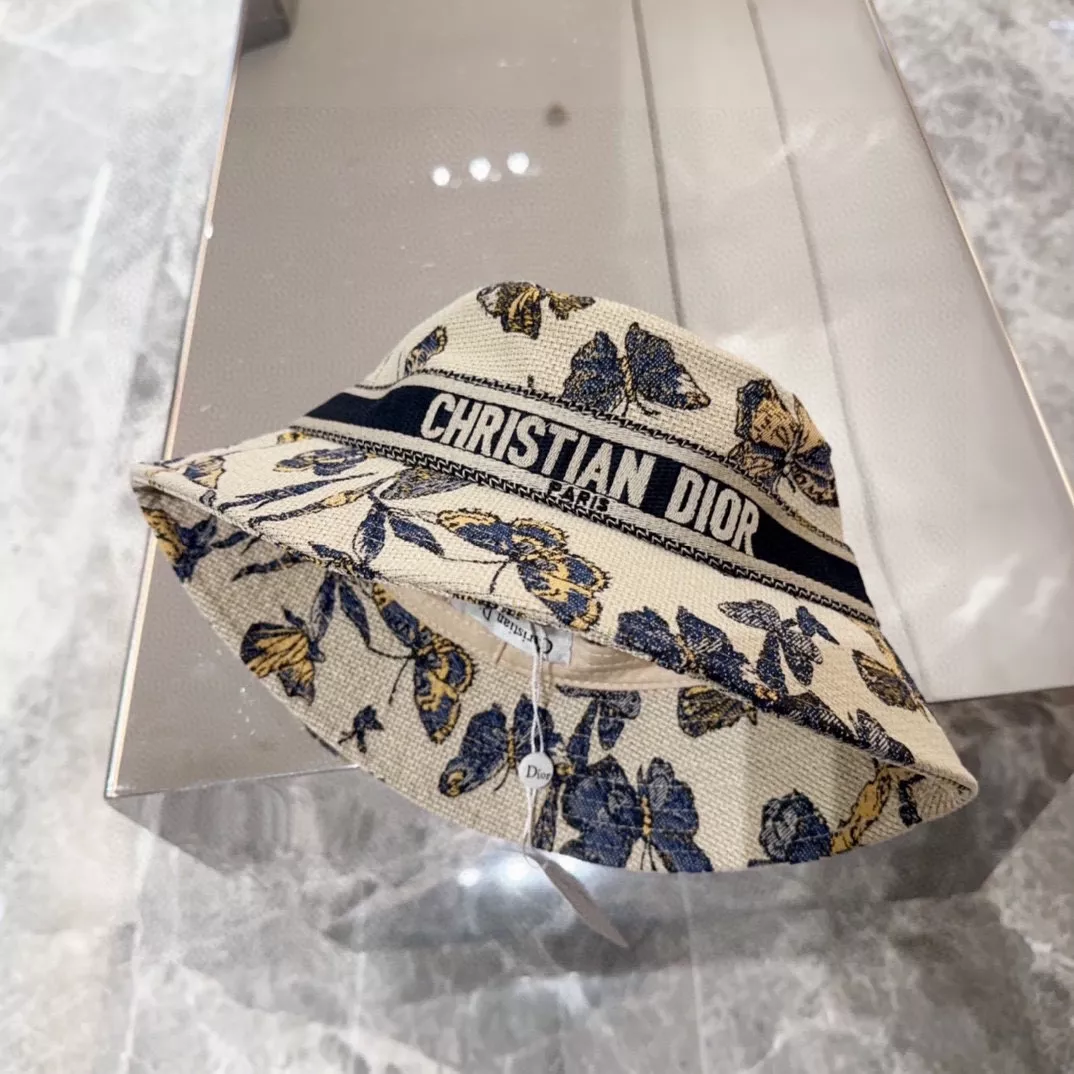 Christian Dior Caps Refined 9387