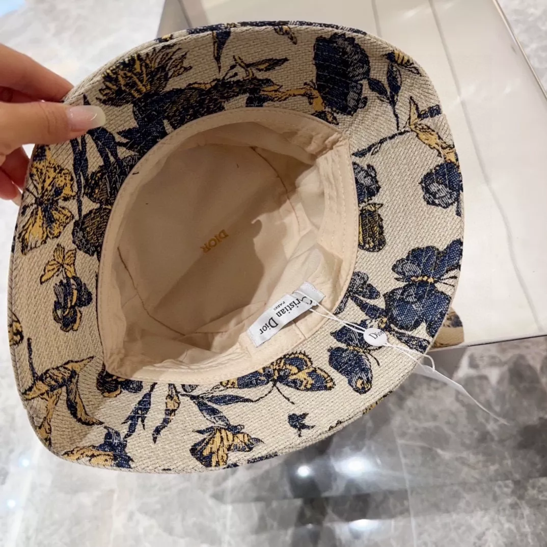 Christian Dior Caps Refined 9387