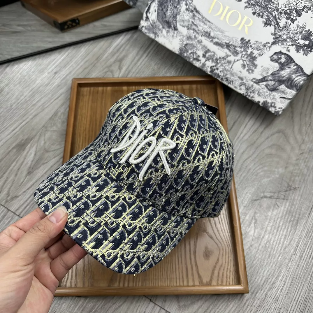 Christian Dior Caps Sleek 911