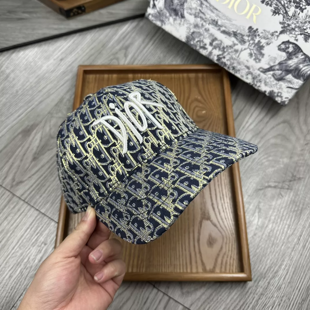 Christian Dior Caps Sleek 911