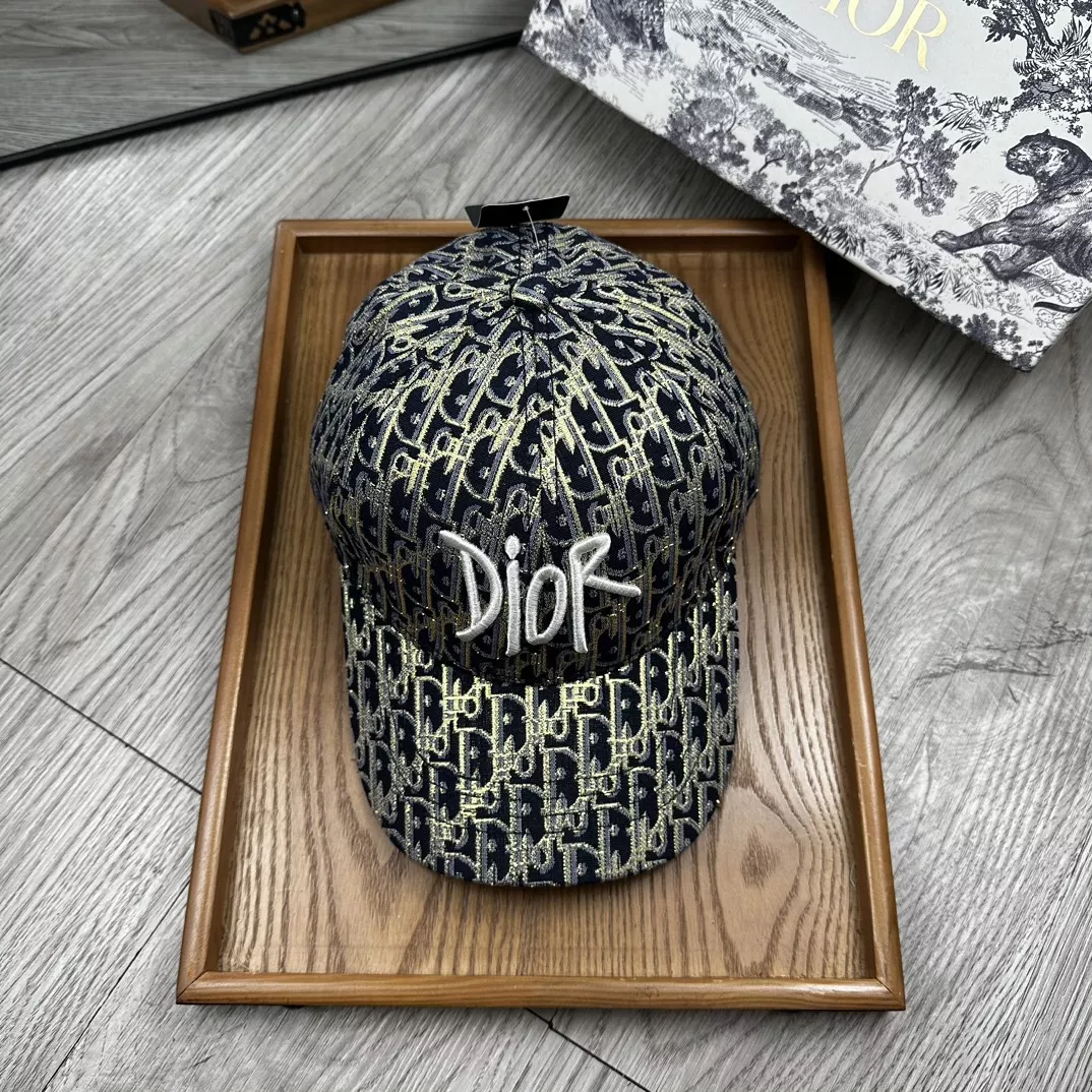 Christian Dior Caps Sleek 911