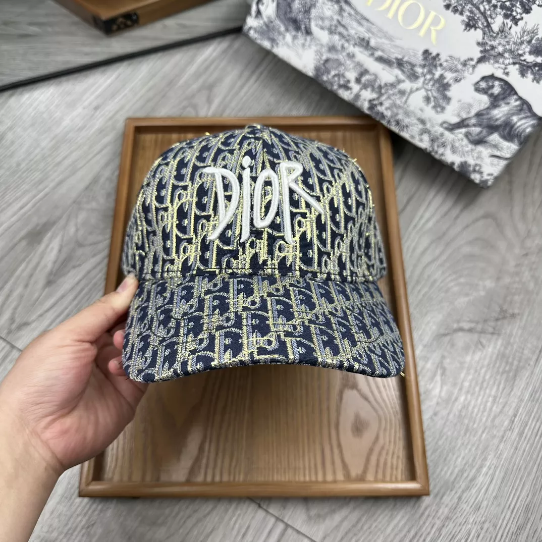 Christian Dior Caps Sleek 911