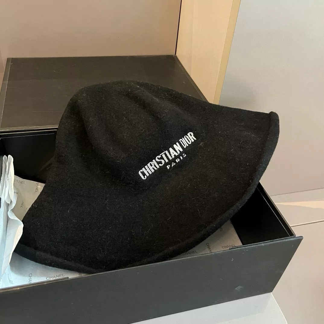 Christian Dior Caps SmartChoice 4718