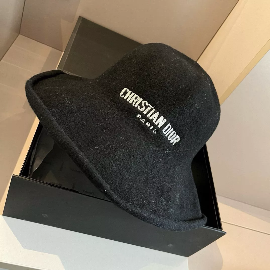 Christian Dior Caps SmartChoice 4718