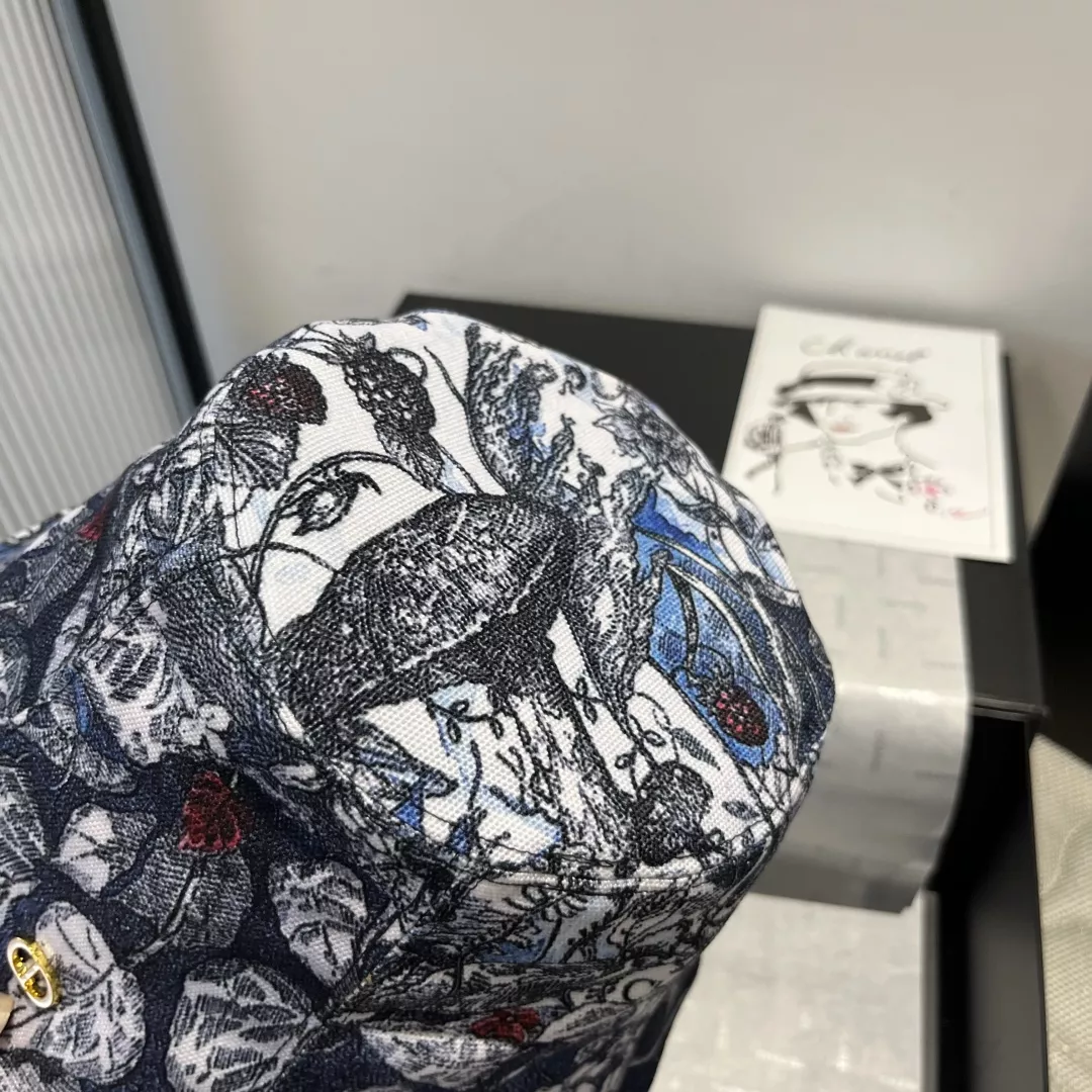 Christian Dior Caps Sophisticated 4621