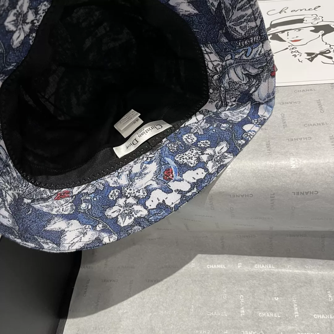 Christian Dior Caps Sophisticated 4621