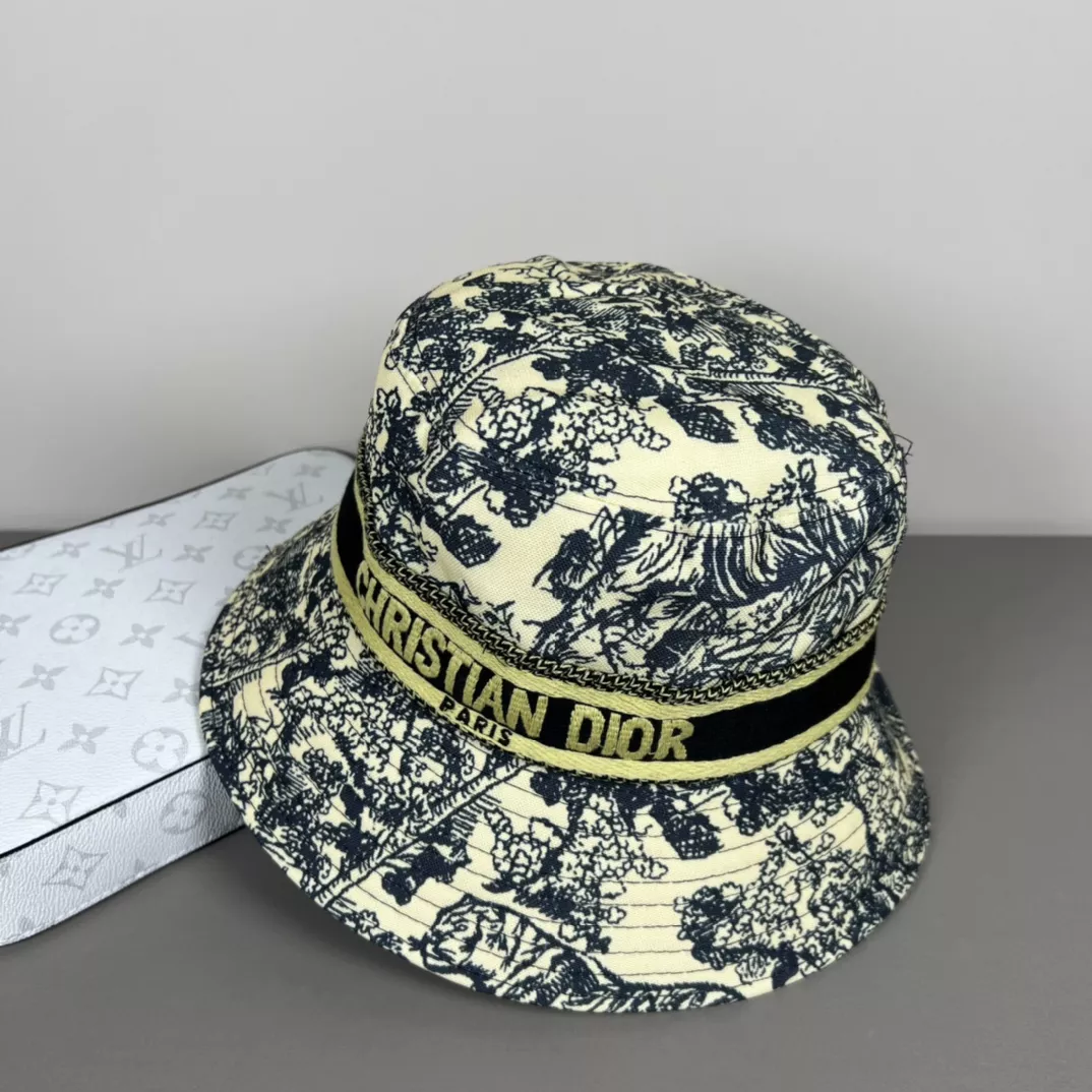 Christian Dior Caps Sophisticated 4924