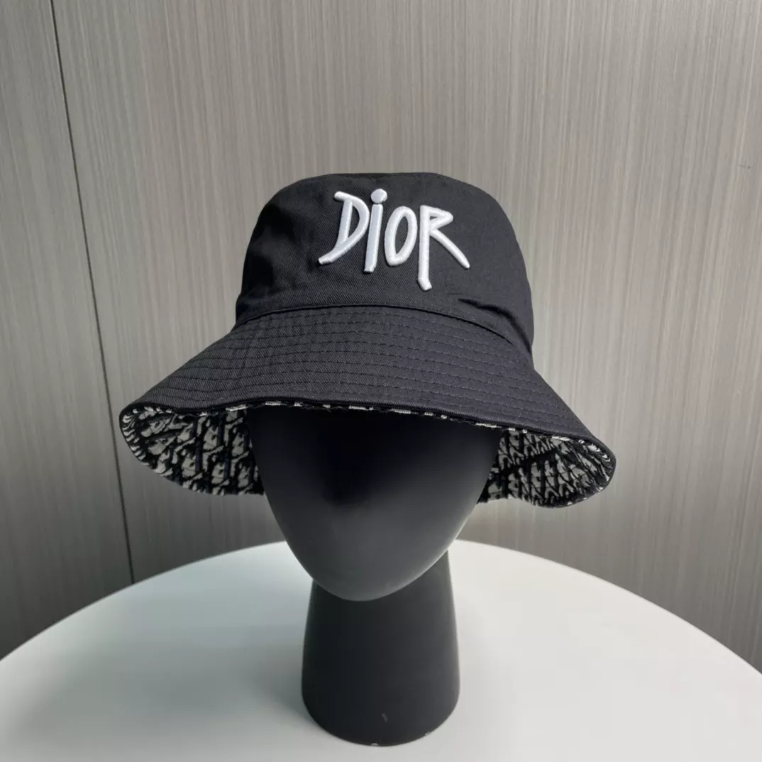 Christian Dior Caps Sophisticated 8870