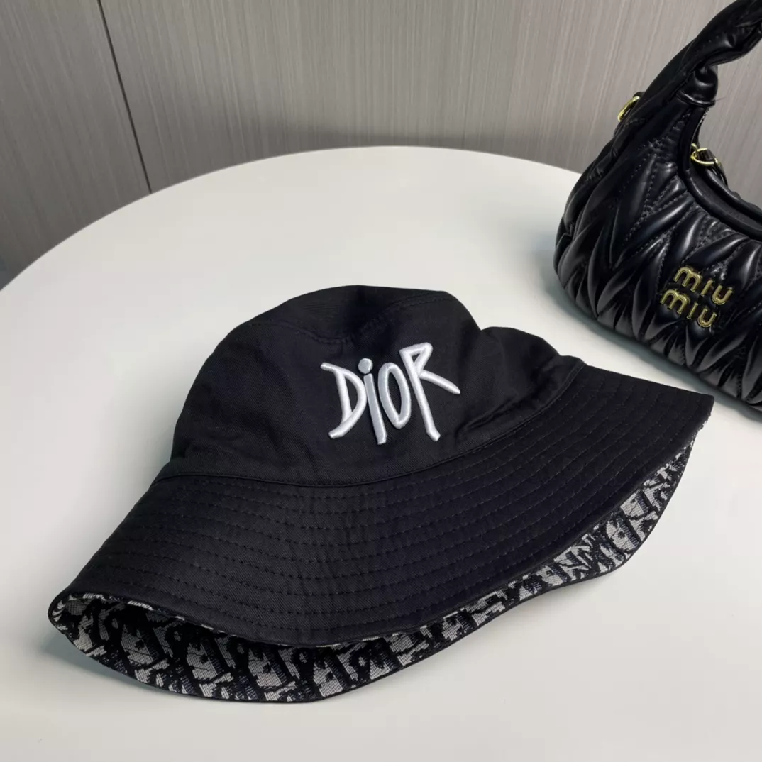 Christian Dior Caps Sophisticated 8870