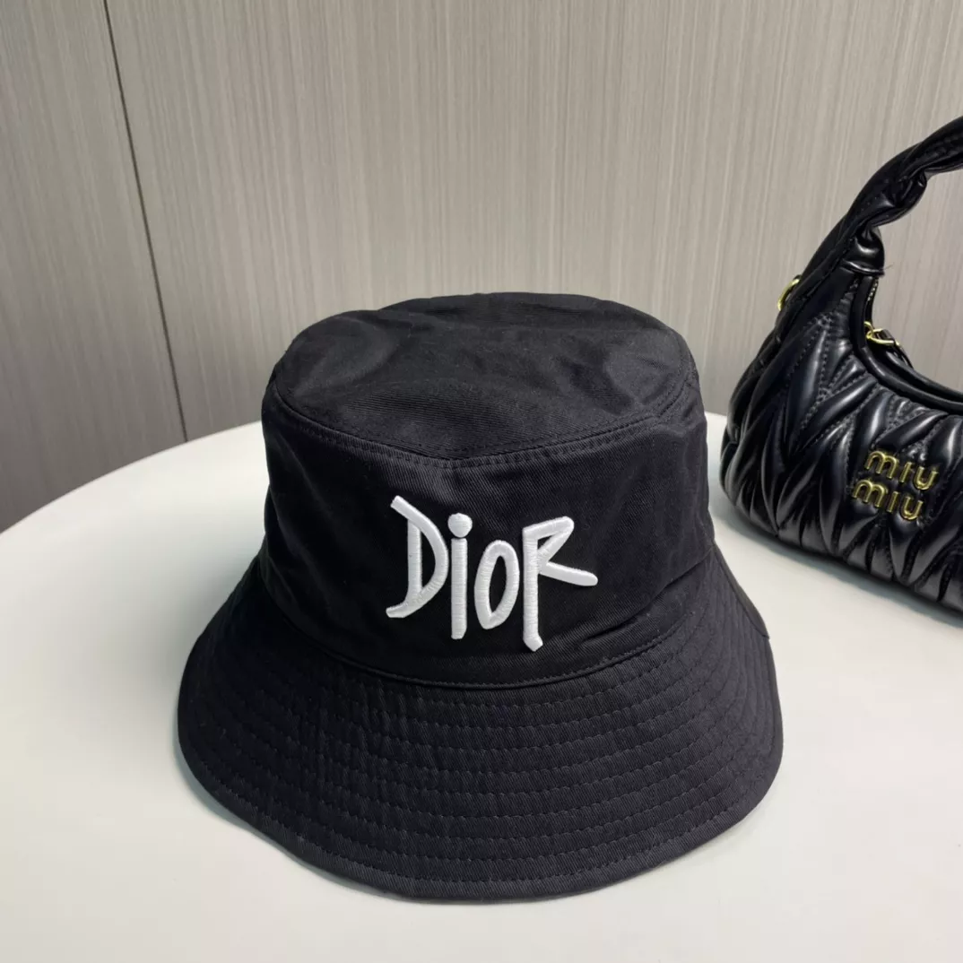 Christian Dior Caps Sophisticated 8870