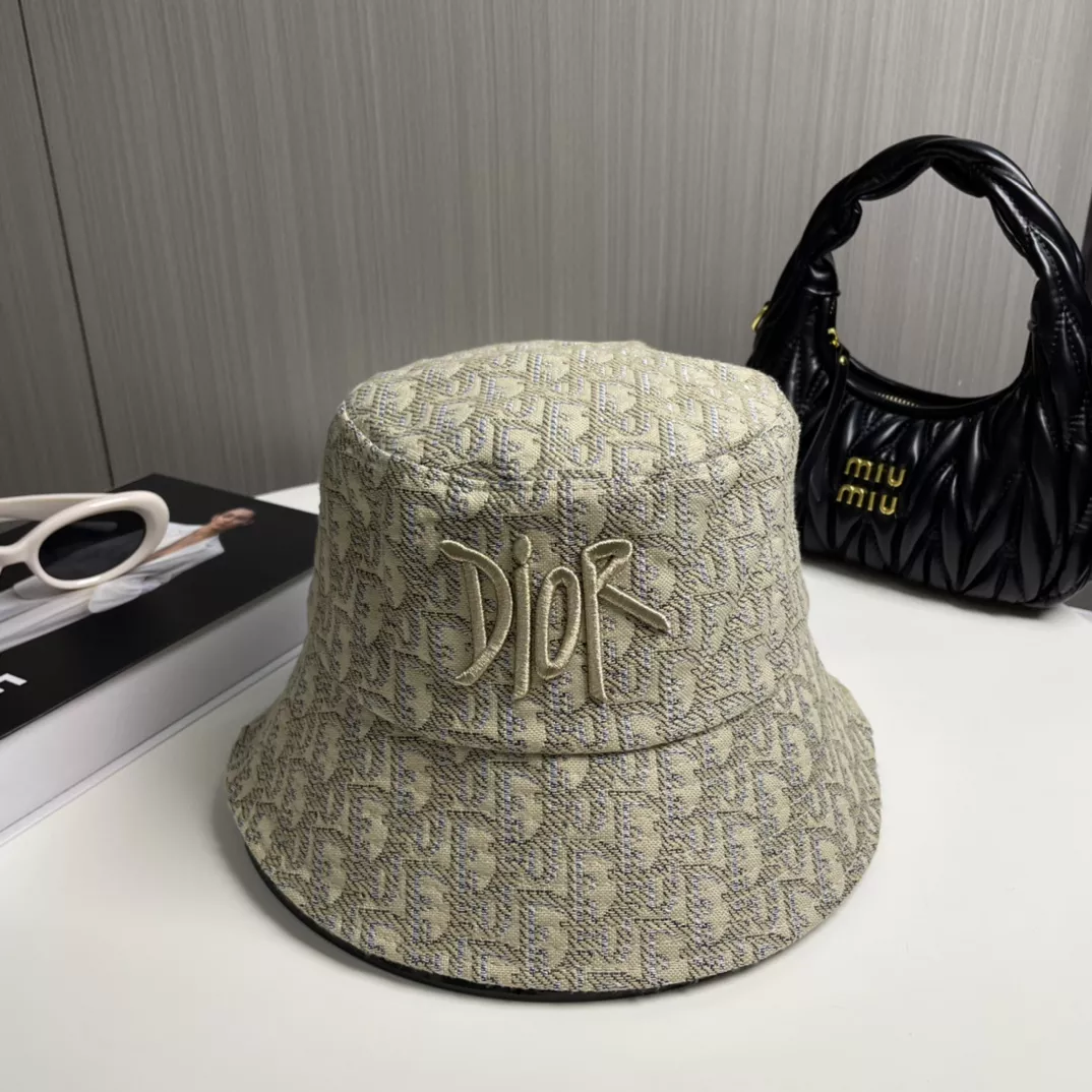 Christian Dior Caps SportInspired 8872