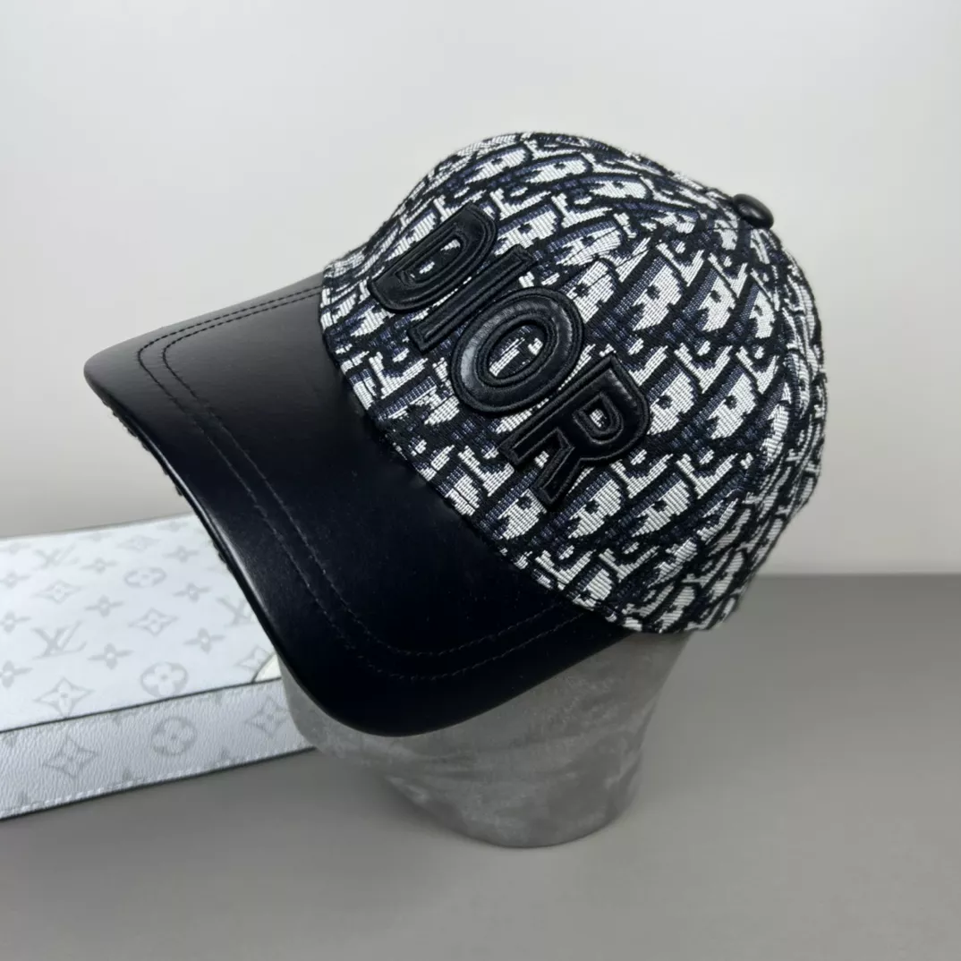 Christian Dior Caps StreetReady 2244