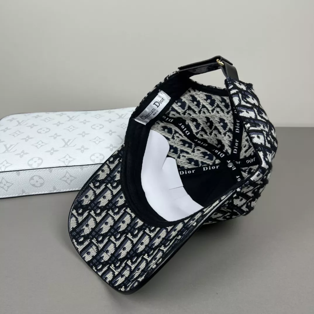 Christian Dior Caps StreetReady 2244