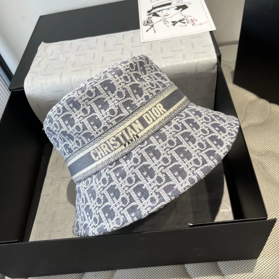 Christian Dior Caps TopPick 2041