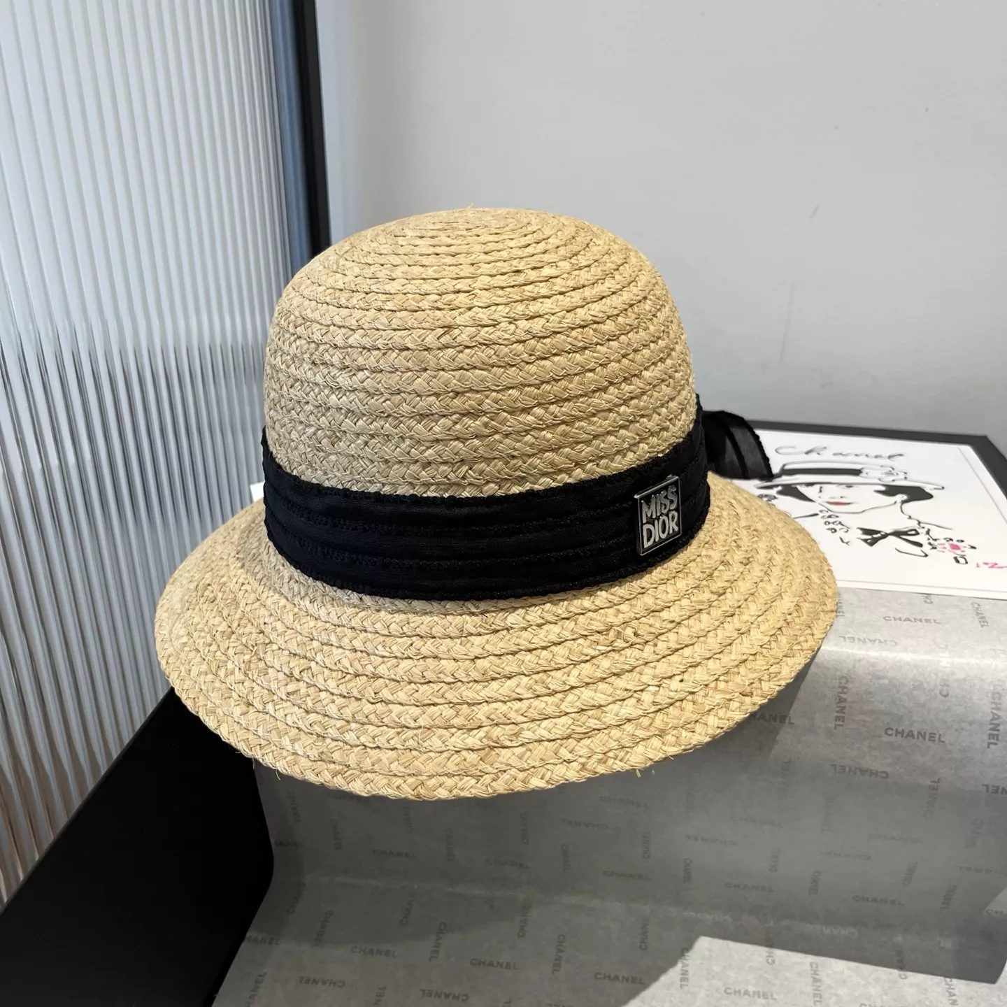 Christian Dior Caps Trendsetting 3915
