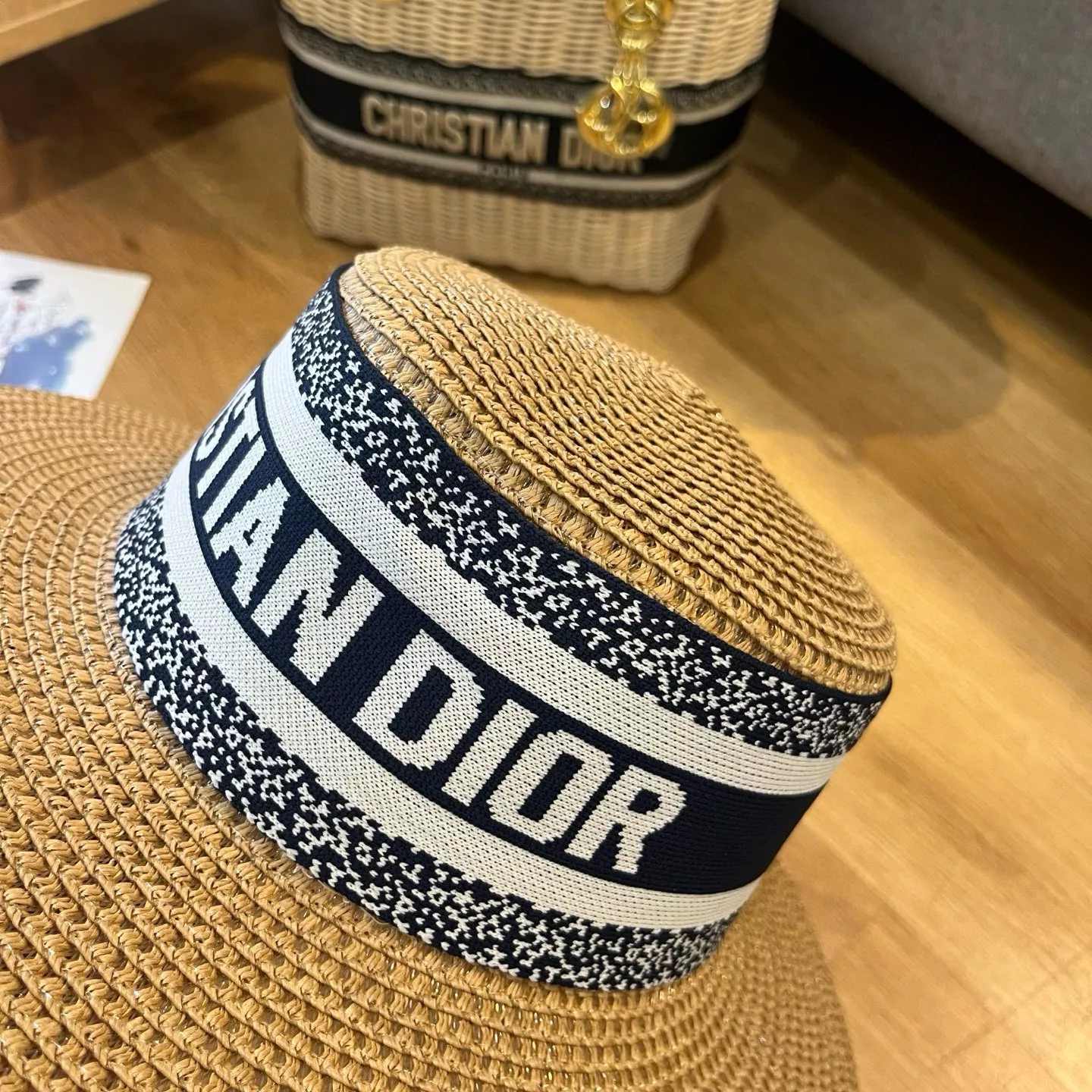 Christian Dior Caps Trendsetting 6397