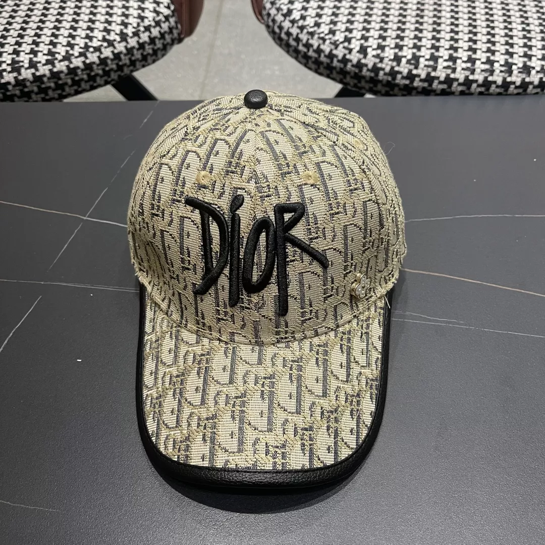 Christian Dior Caps Versatile 6074