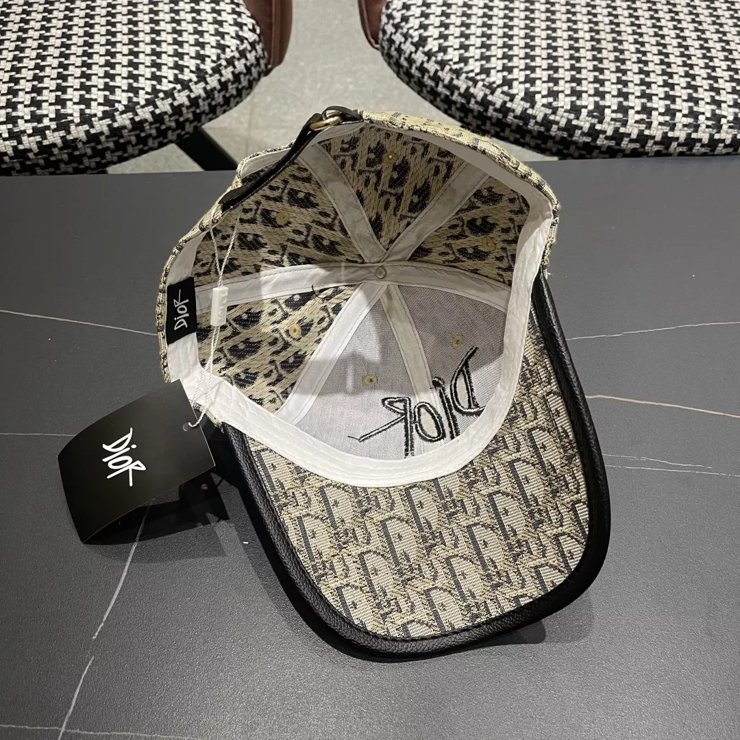 Christian Dior Caps Versatile 6074
