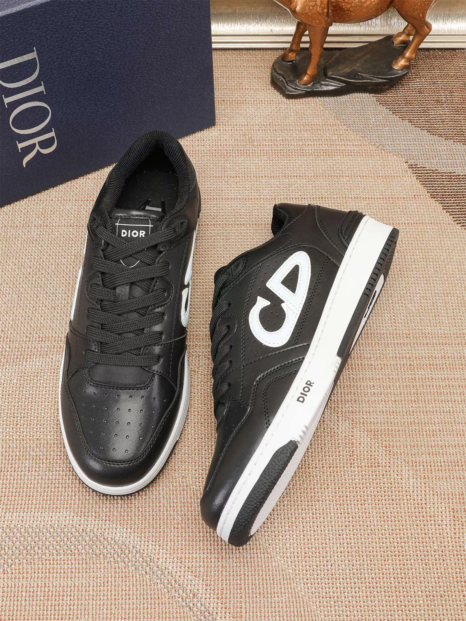 Christian Dior Casual Shoes For Men Trendsetting 212