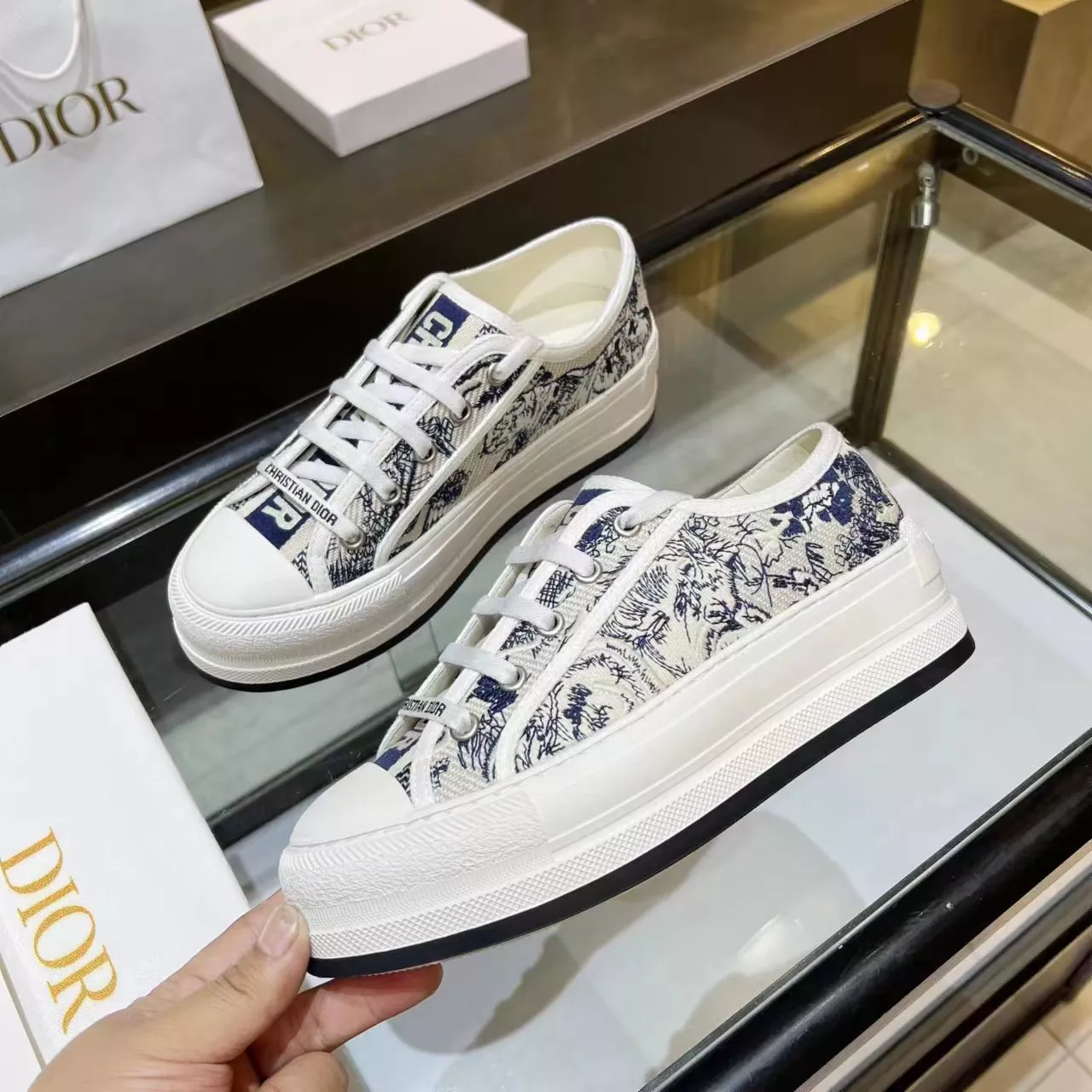 Christian Dior Casual Shoes For Women Trendsetting 6127
