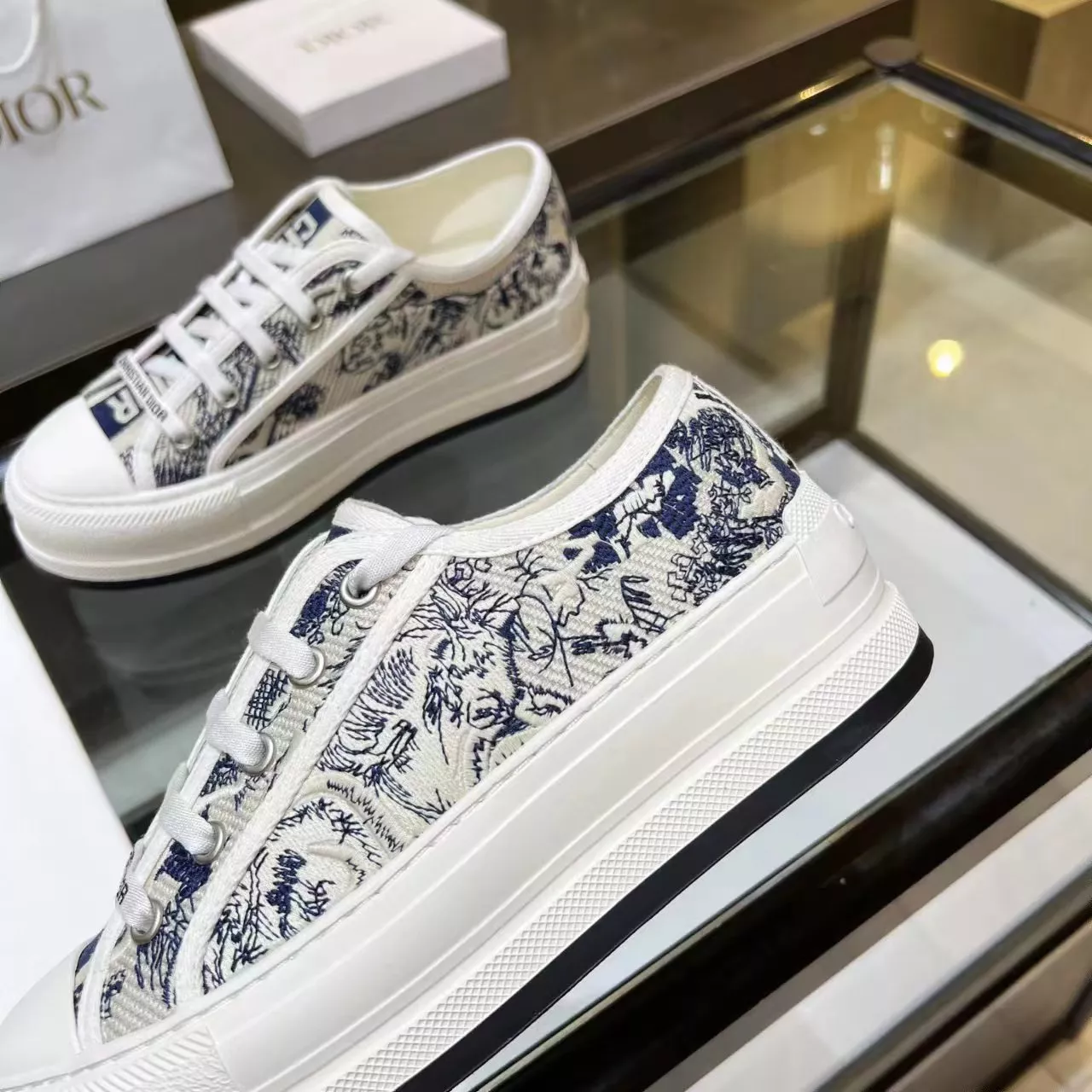 Christian Dior Casual Shoes For Women Trendsetting 6127