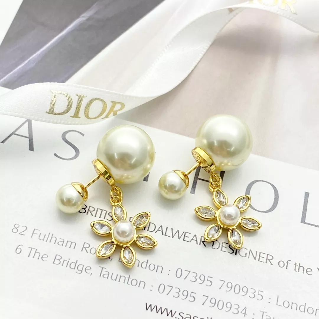 Christian Dior Earrings For Women Minimalist 470