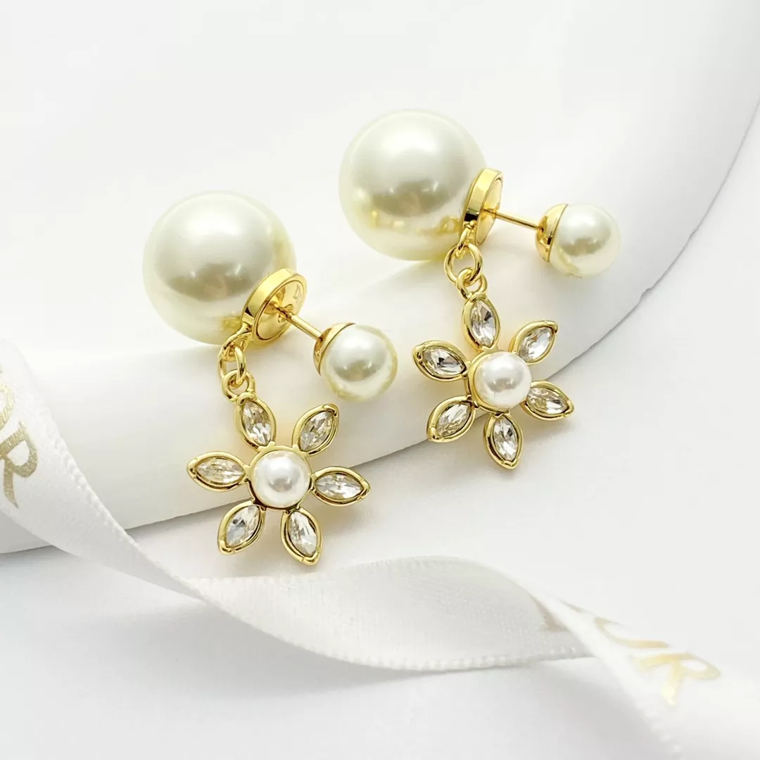 Christian Dior Earrings For Women Minimalist 470