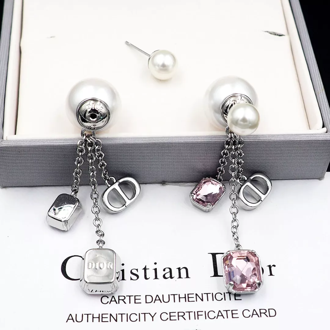 Christian Dior Earrings For Women Sleek 7123