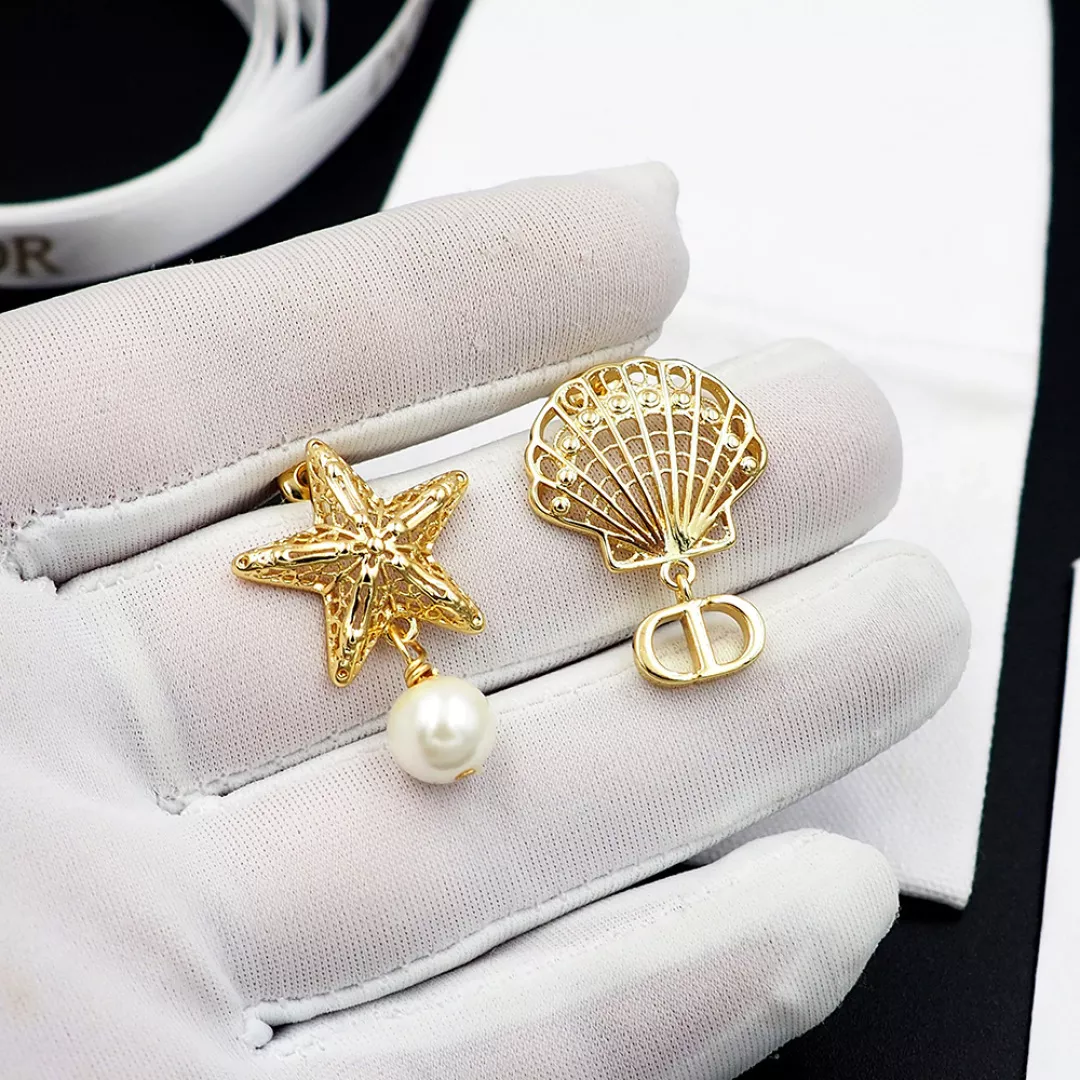 Christian Dior Earrings For Women Sleek 7924