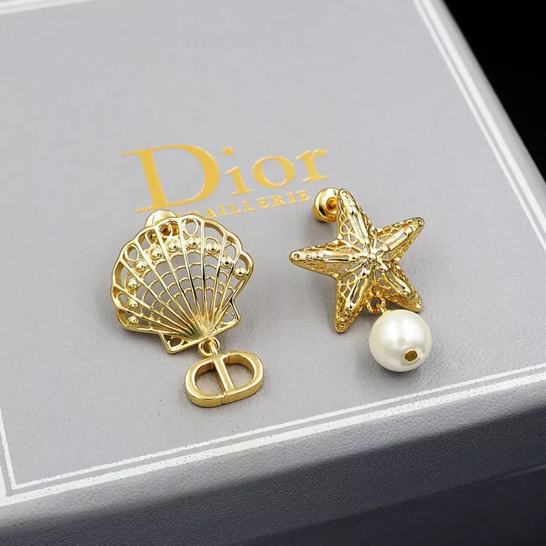Christian Dior Earrings For Women Sleek 7924