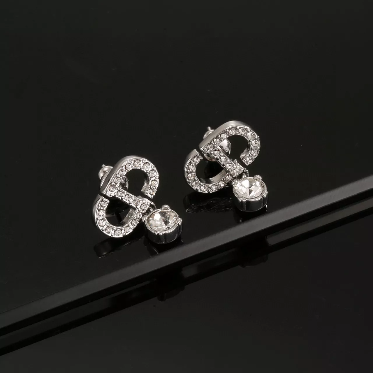 Christian Dior Earrings For Women Timeless 5826