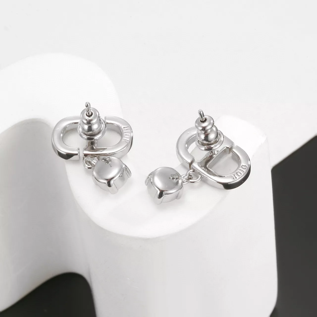 Christian Dior Earrings For Women Timeless 5826