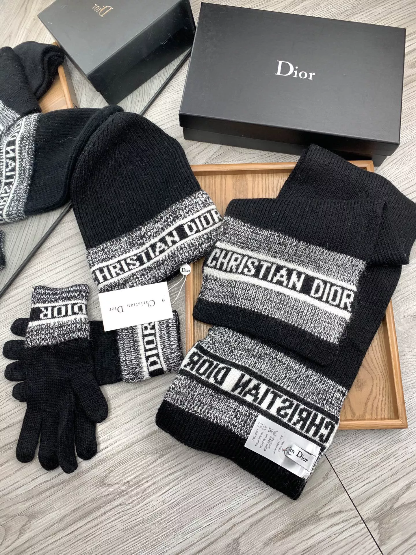 Christian Dior Hat and Scarf Set DailyWear 6165