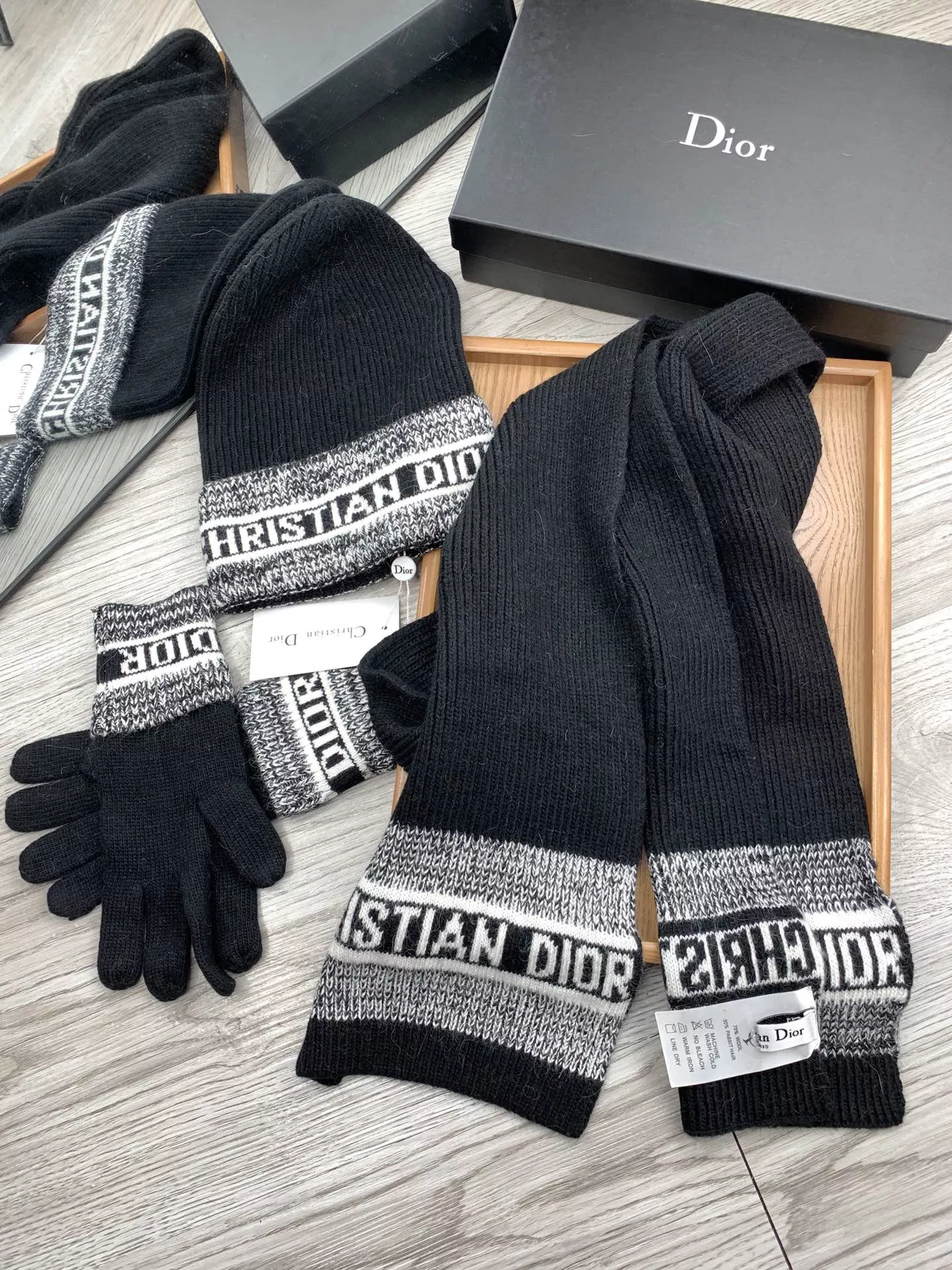 Christian Dior Hat and Scarf Set DailyWear 6165