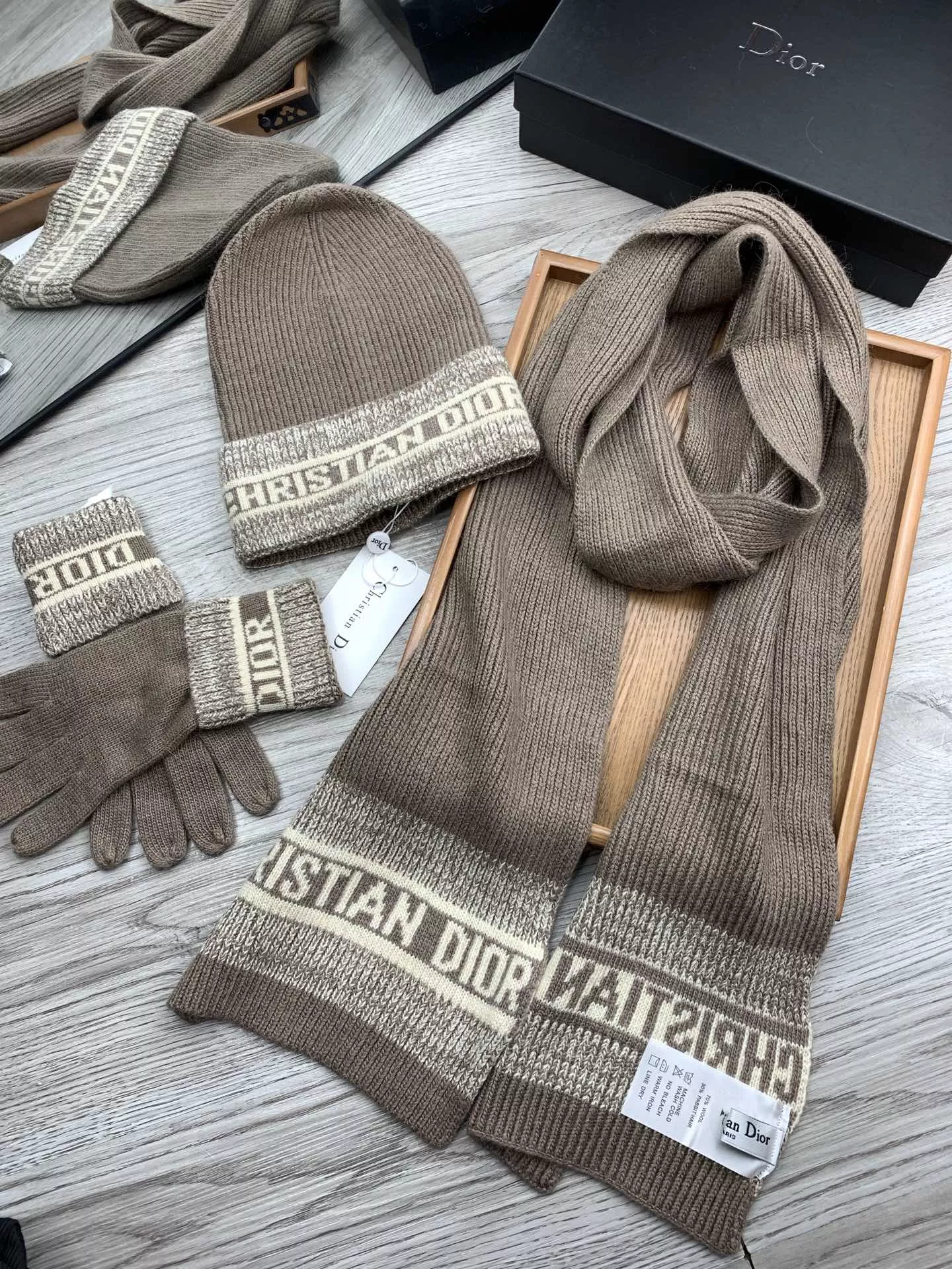 Christian Dior Hat and Scarf Set Durable 1153