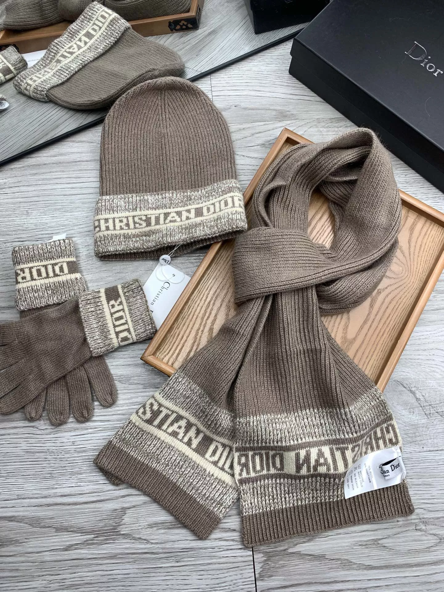 Christian Dior Hat and Scarf Set Durable 1153