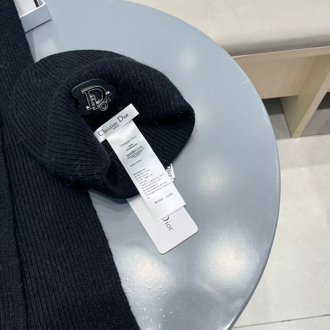 Christian Dior Hat and Scarf Set EasyMatch 6878