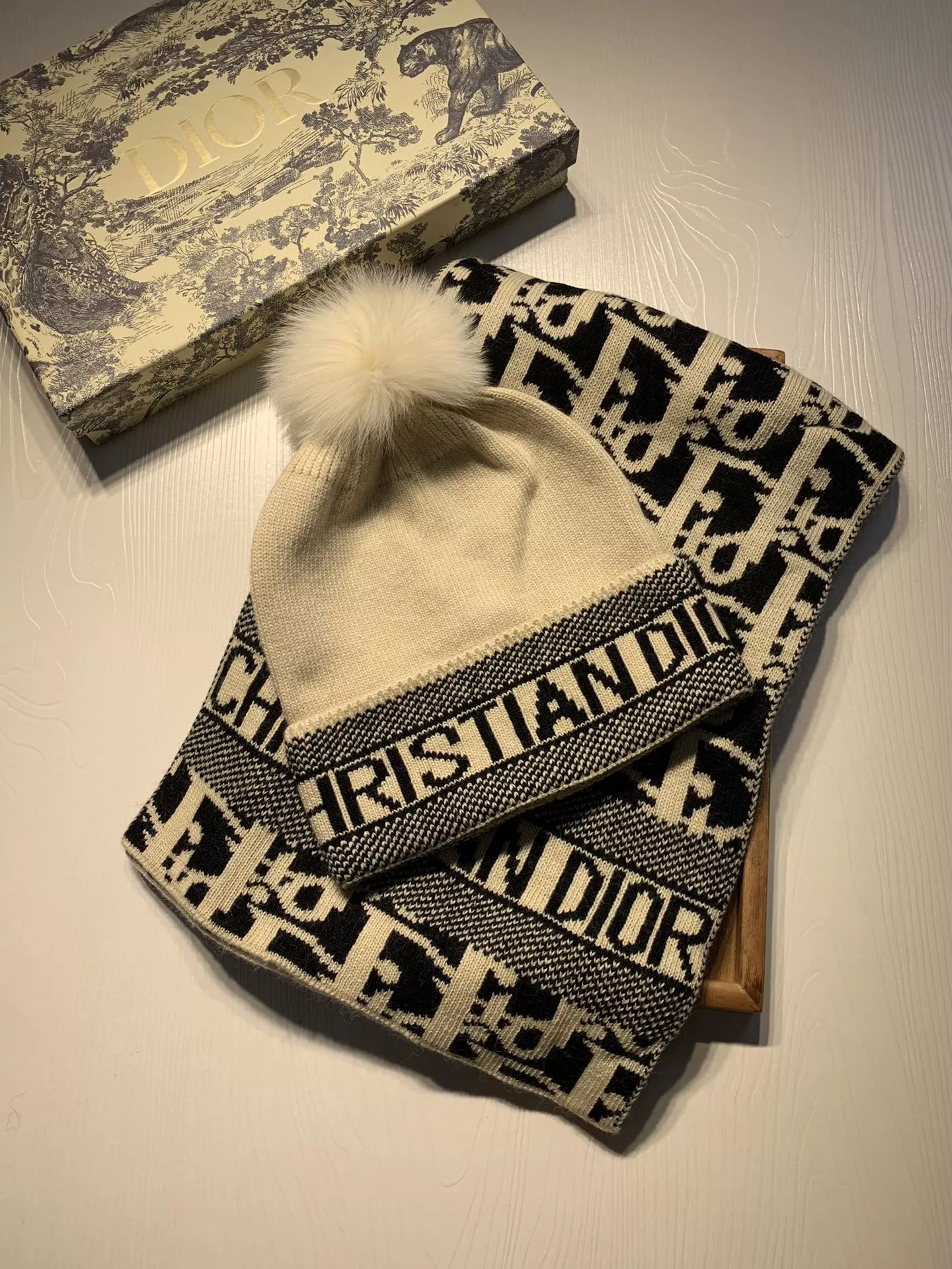 Christian Dior Hat and Scarf Set UrbanStyle 6788
