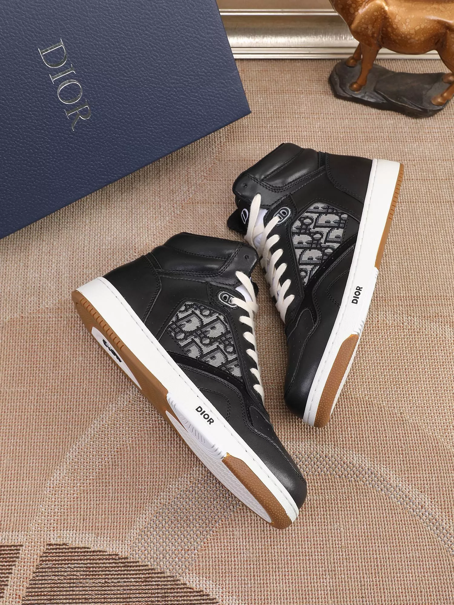 Christian Dior High Top Shoes For Men Minimalist 8171