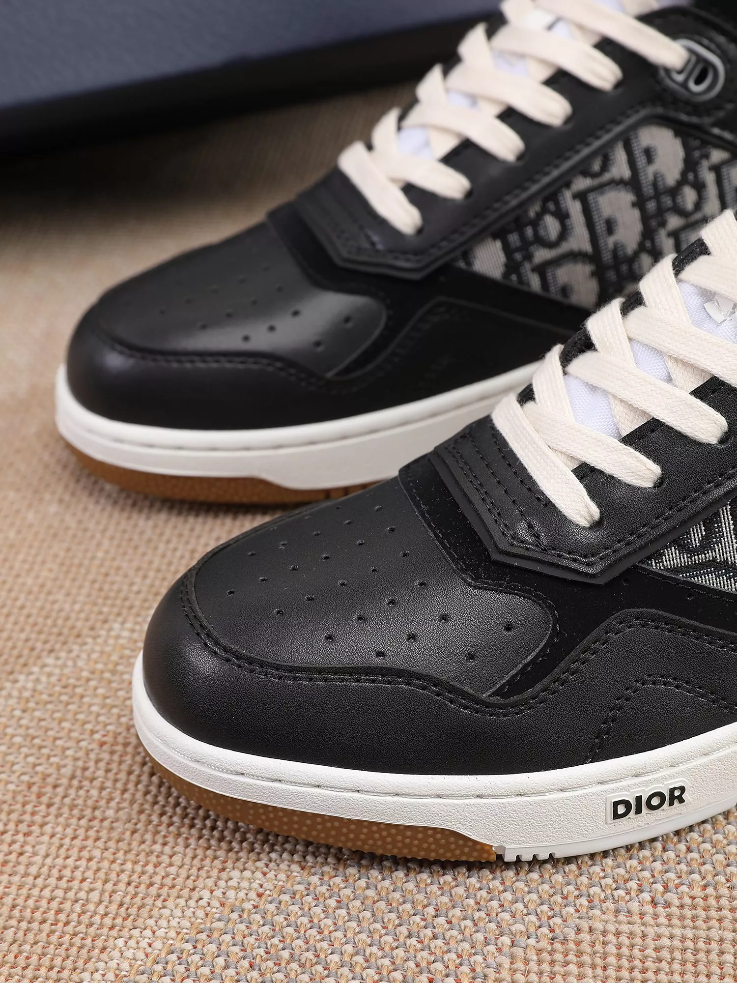 Christian Dior High Top Shoes For Men Minimalist 8171
