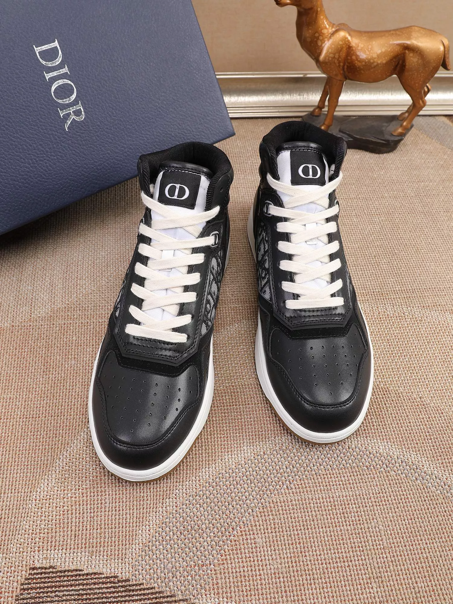 Christian Dior High Top Shoes For Men Minimalist 8171
