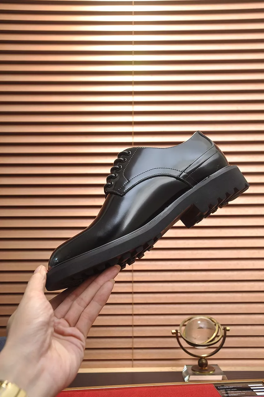Christian Dior Leather Shoes For Men Compact 3637