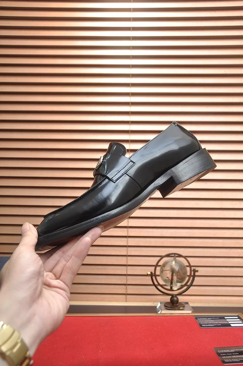 Christian Dior Leather Shoes For Men Elegant 4497
