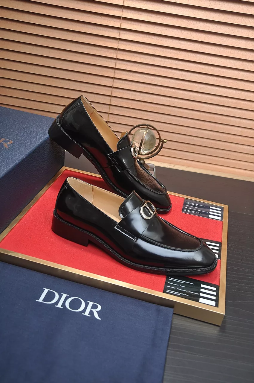 Christian Dior Leather Shoes For Men Elegant 4497