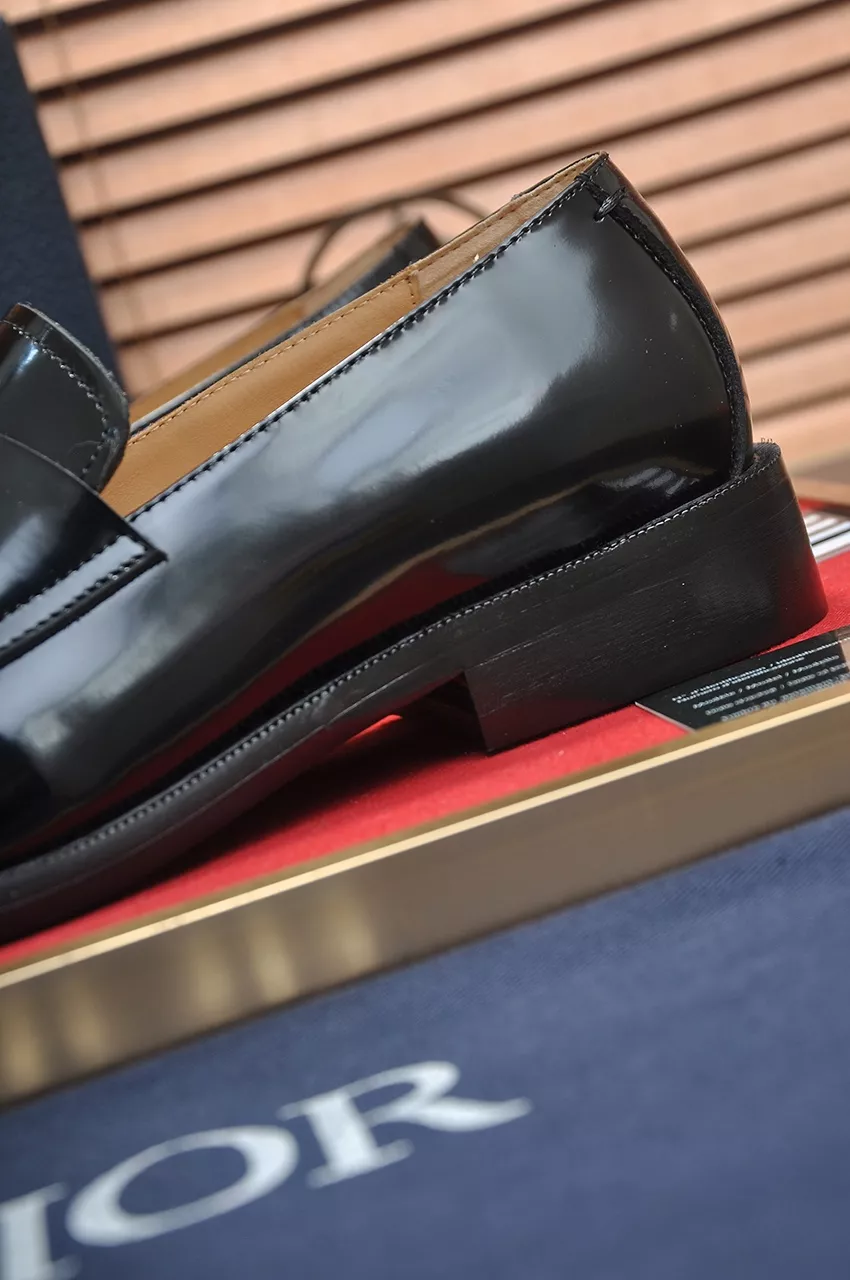 Christian Dior Leather Shoes For Men Elegant 4497