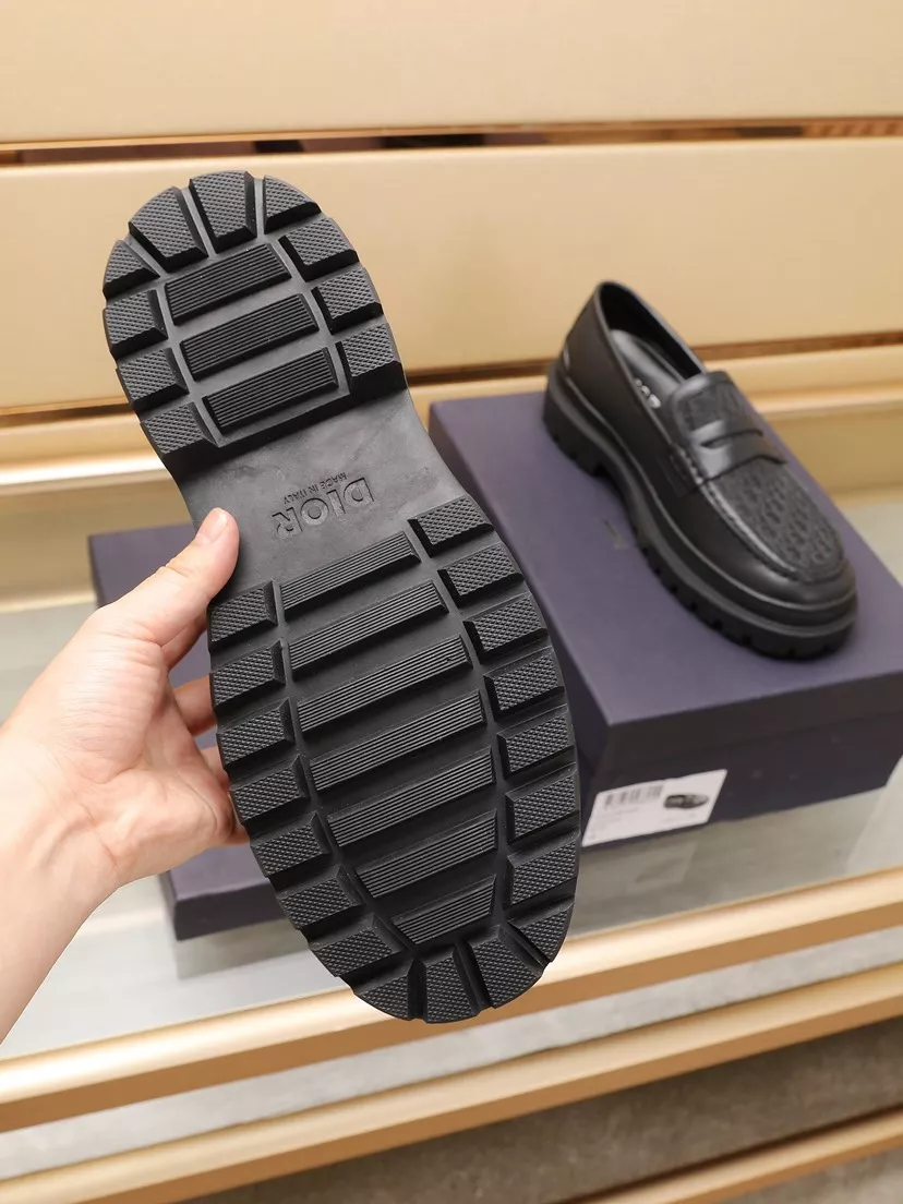 Christian Dior Leather Shoes For Men Vibrant 1085