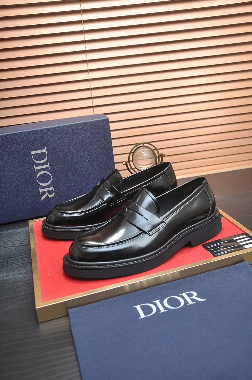 Christian Dior Leather Shoes For Men Vibrant 1580