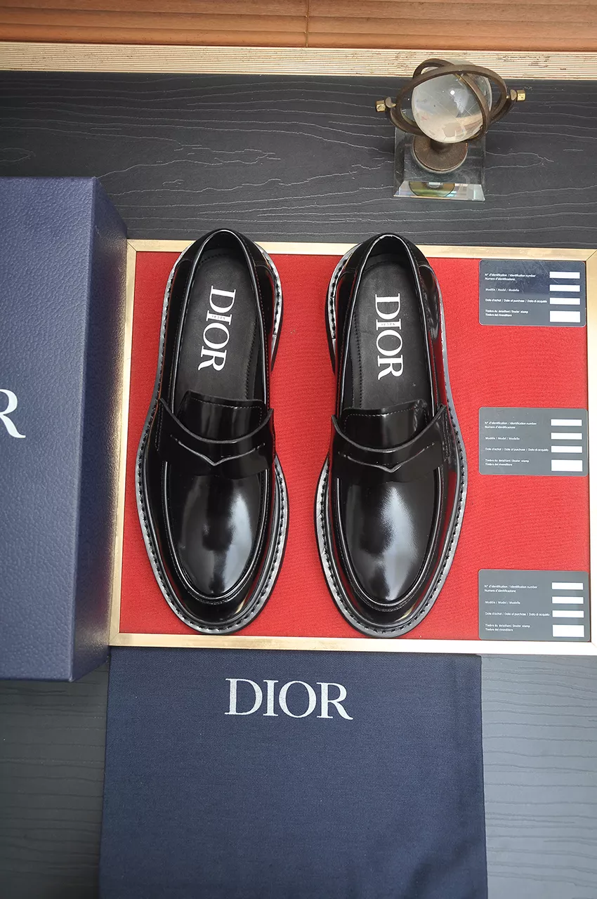Christian Dior Leather Shoes For Men Vibrant 1580